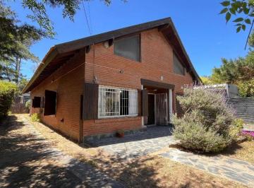 Casa de 5 ambientes, Santa Teresita · Casa Sola con Gas Natural