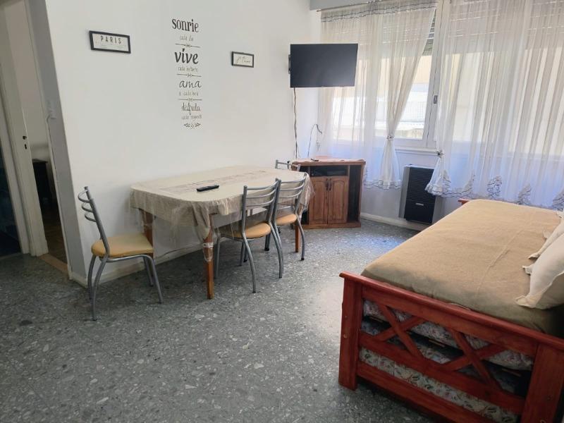 Av. Luro entre entre ríos Y corrientes, departamento de 2 ambientes al lateral en venta