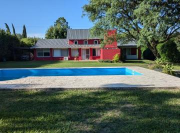 Casa de 6 ambientes, Villa Allende · Casa en Barrio Cerrado, con Gran Parque y Pileta en Villa Allende, Cordoba