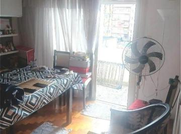 Departamento de 2 ambientes, Balvanera · Vendo en Balvanera. Departamento de 2 Ambientes con Balcón.