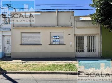 Casa · 100m² · 4 Ambientes · Casa de 2 Dorm con Patio y Cochera en Venta Belgrano, Rosario