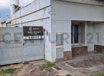Casa · 200m² · 6 Ambientes · Se Vende en Rafaela 2 Propiedades en Lote Unico