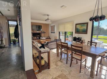 Casa · 200m² · 4 Ambientes · 2 Cocheras · Venta Casa en Barrio Privado Los Sauces, Pilar – Apto Crédito