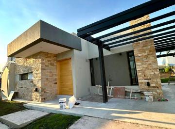 Casa 300m² Venta  · Casa en Venta en Barrio Boedo Village