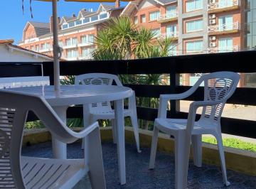 balcón aterrazado · Casa en a 80 m del Mar y 50 de Av Bunge