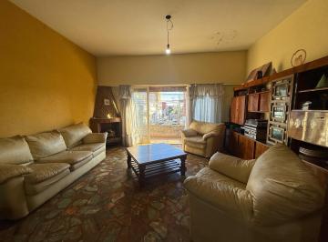 PH · 88m² · 4 Ambientes · PH Lomas del Mirador, Living, Ambientes Amplios, Patio, Oportunidad 2 Baños