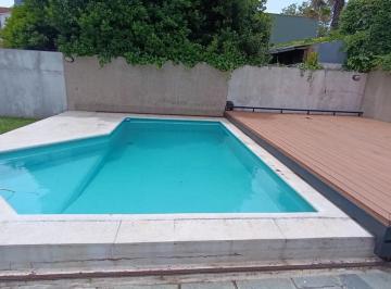 Casa · 350m² · 5 Ambientes · 7 Cocheras · Chalet de 6 Ambientes, Pileta Climatizada y Quincho.