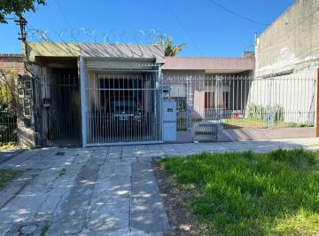 Casa · 90m² · 4 Ambientes · 1 Cochera · Venta Casa Wilde,3 Amb, 3 Dorm., 2 Baños