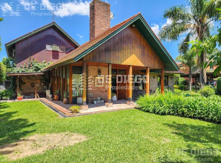 Casa · 324m² · 7 Ambientes · 2 Cocheras