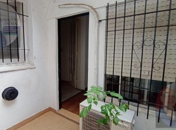 Casa · 3 Ambientes · Departamento de 2 Dorm. Cerca de La Estacion!