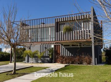 Casa · 183m² · 5 Ambientes · 1 Cochera · Casa en Acacias Puertos Escobar