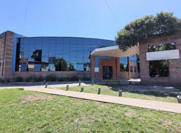 Edificio · 705m² · 12 Ambientes · 5 Cocheras · Amplio Local /edificio en Venta Escobar