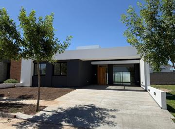 Casa de 6 ambientes, Córdoba · Dueño Vende Hermosa Casa en Distrito Sur - Córdoba