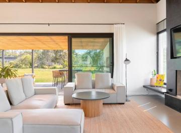 Casa · 1000m² · 5 Ambientes · Casa Reserva Montoya