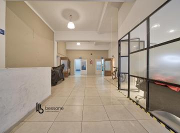 Local comercial · 165m² · 3 Ambientes · 2 Cocheras · Local Comercial Reciclado a Nuevo – Luro y Marconi – 165 m² con Sótano - Terminal Nueva