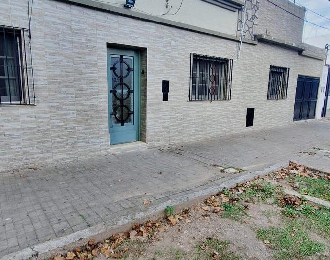 Casa en venta en Azcuenaga · 5 ambientes