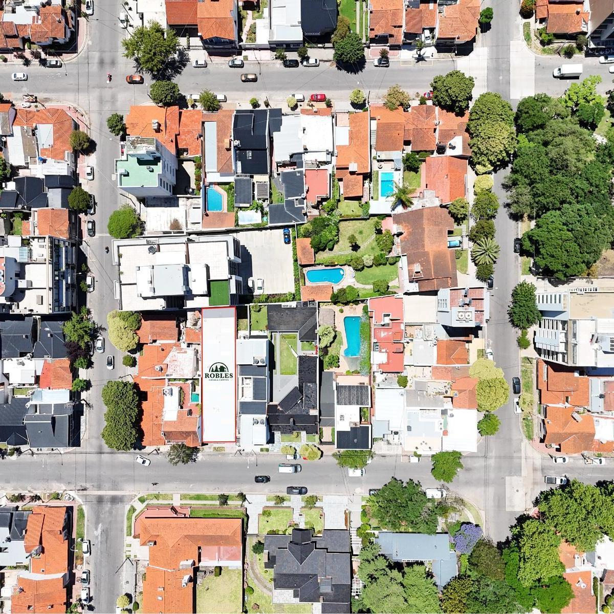 Lote 300,59 m² en Chauvín, apto desarrollo