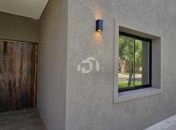 Casa · 150m² · 4 Ambientes · 2 Cocheras · Casa en Venta en San Ramiro, Pilar del Este, Pilar