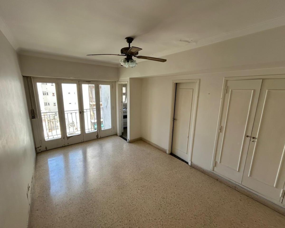 Venta de Departamento 1 Ambiente a la calle con balcón — Centro