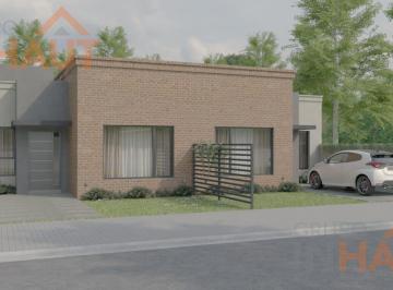 PH · 101m² · 4 Ambientes · 1 Cochera · PH en Venta en Planta Baja