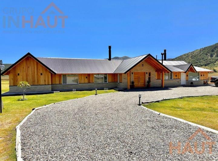 Casa · 206m² · 6 Ambientes · 1 Cochera