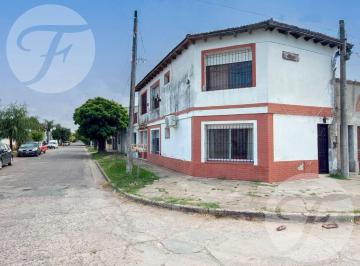 Casa · 105m² · 4 Ambientes · 1 Cochera · PH en Esquina en Venta con Cochera y Terraza I 2 Dorm. I Apto Crédito - San Pedro (Ba)