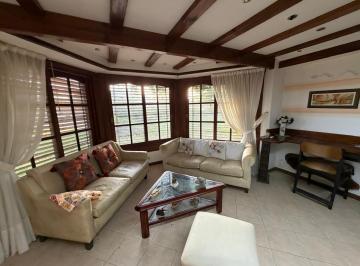Casa · 70m² · 3 Ambientes · 1 Cochera · Casa en Venta - Santa Teresita
