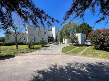 Casa de 8 ambientes, Pilar · Casa en Estancias del Pilar