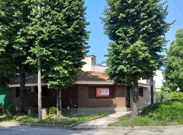 Casa · 150m² · 4 Ambientes · 1 Cochera · Hermosa Casa en Venta Avellaneda