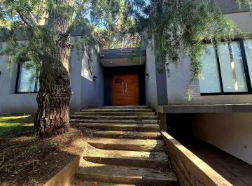 Casa · 150m² · 3 Ambientes · 3 Cocheras · Moderna Casa en Venta en La Reserva de Costa del Este