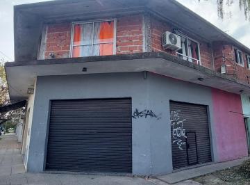 Local comercial · 170m² · 8 Ambientes · Venta de 4 Locales y 1 Departamento 4 Ambientes a Reciclar, Castelar