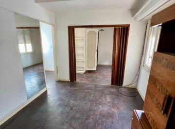 Departamento de 2 ambientes, Villa del Parque · Depto Luminoso con 33,81 m² en Monte Castro, en Venta
