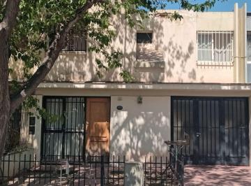 Casa de 7 ambientes, Villa Nueva · Se Vende Casa Sobre Calle Banting a m de Plaza Unimev!