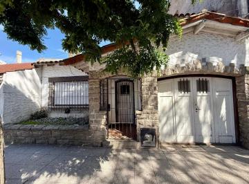 Casa · 150m² · 4 Ambientes · 1 Cochera · Latorre Prop. Vende Chalet 4 Ambientes - Pompeya