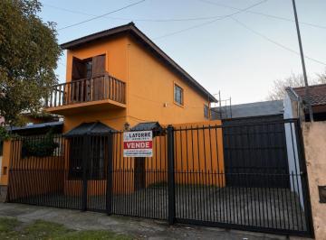 Casa · 150m² · 2 Dormitorios · 5 Cocheras · Latorre Prop. Vende Casa con Galpon - Zona Av Constitucion
