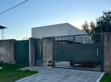 Casa · 90m² · 3 Ambientes · Casa 519 Entre 133 y 134