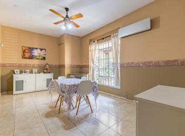 Casa · 145m² · 4 Ambientes · 1 Cochera · Casa 3 Dorm. Tiro Suizo, Rosario
