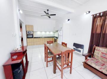 Casa · 110m² · 5 Ambientes · Casa de Tres Dorm. y Patio en Zona Sur
