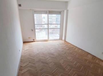 Departamento · 67m² · 4 Ambientes · Departamento de 3 Dorm. con Balcon Al Frente.