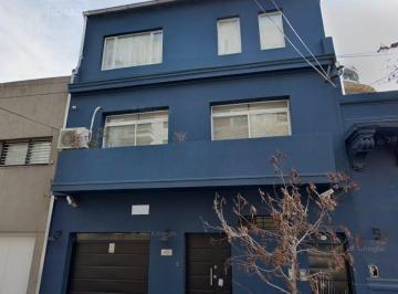 Casa · 360m² · 8 Ambientes · 1 Cochera · Casa en Alquiler en Calle Humbolt Apto Profesional