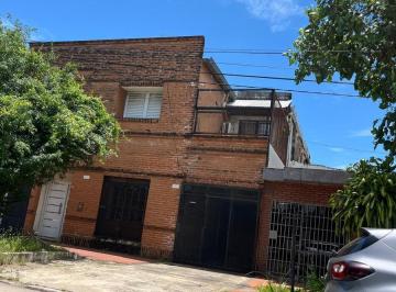 PH · 115m² · 7 Ambientes · Departamento PH Córdoba 600, 130 m² - Tres Dorm. - Terraza Importante
