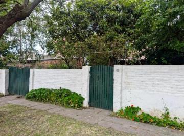 Imagen1 · Chalet Tres Ambientes con Jardin Extenso y Cochera.