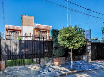 Casa · 90m² · 4 Ambientes · 1 Cochera · Venta | Alquiler - Casa Pa de 2 Dorm. con Cochera y Terraza - Barrio La Florida, Rosario.