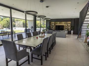 Casa · 500m² · 6 Ambientes · 4 Cocheras · Casa en Venta, 6 Ambientes, en Haras Santa Maria, Escobar, Gba Norte