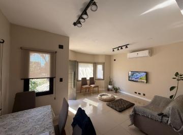 Casa · 199m² · 6 Ambientes · 2 Cocheras · Venta/permuta - Casa 3 Dorm. con Quincho y Cochera - Barrio Las Tardes - Roldan