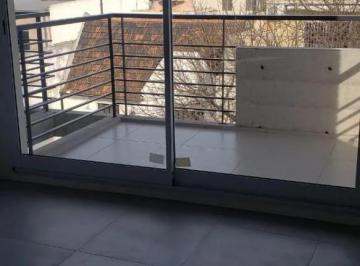 Departamento de 1 ambiente, Floresta · Bolaños 70 1° Piso Monoambiente Frente