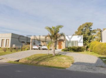 Casa · 166m² · 4 Ambientes · 2 Cocheras · Casa en Venta Barrio Cerrado Lomas de City Bell
