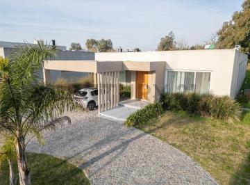 Casa · 166m² · 4 Ambientes · 2 Cocheras · Casa en Venta Barrio Cerrado Lomas de City Bell