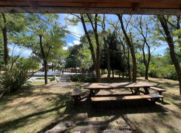 Quinta vacacional de 3 ambientes, Brandsen · Casa Quinta 3600 m² con Quincho y Local en Barrio Las Acacias, Brandsen