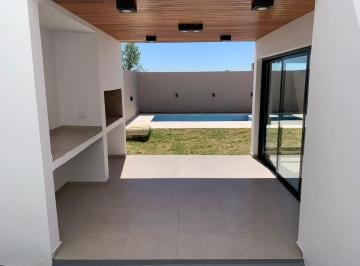 Casa de 5 ambientes, Córdoba · Docta - Duplex 3 Dorm + 3 Baños - de Categoría.